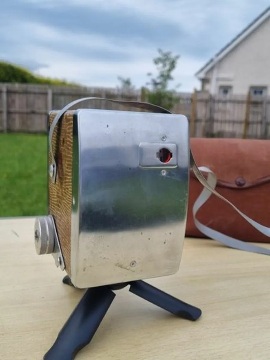Hunter Gilbert Box Type 120 Roll Film Camera - Image 4