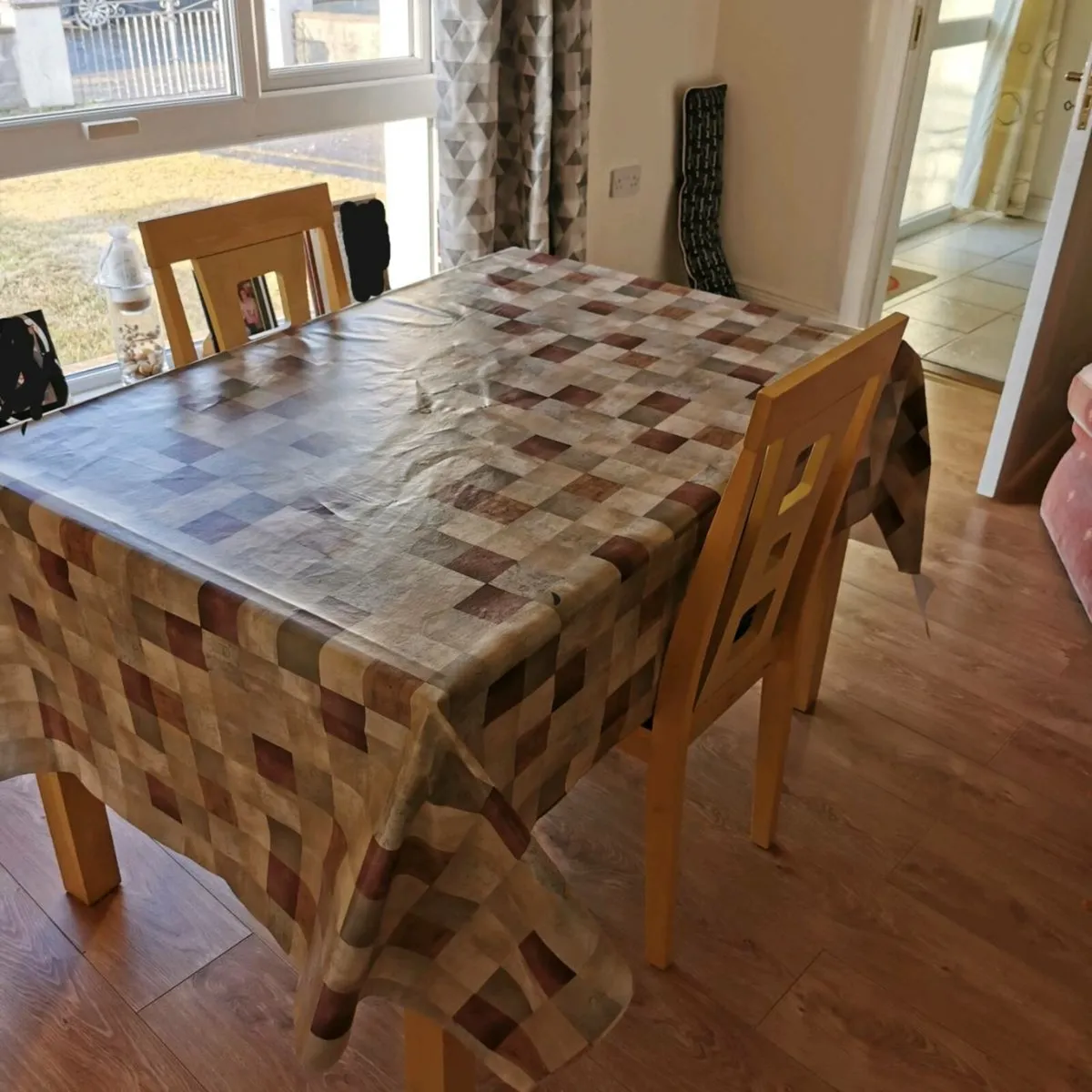Dining room table - Image 2