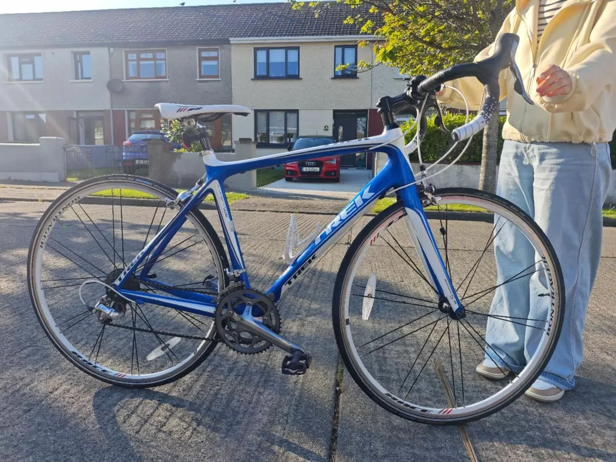 Carbon Fibre Trek Madone 4.5 Road/hybrid bike - Image 1