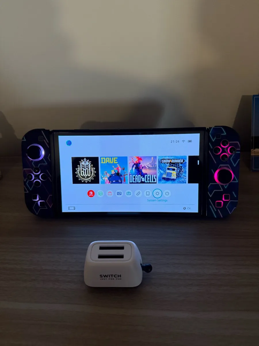 Nintendo Switch OLED Custom Japanese Edition - Image 4