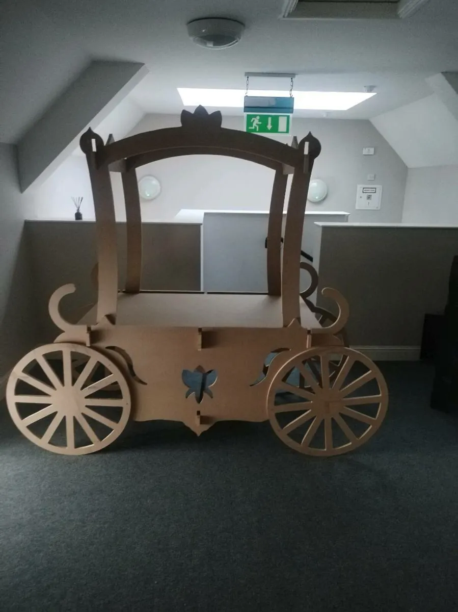 Queen Carriage (candy cart) - Image 2