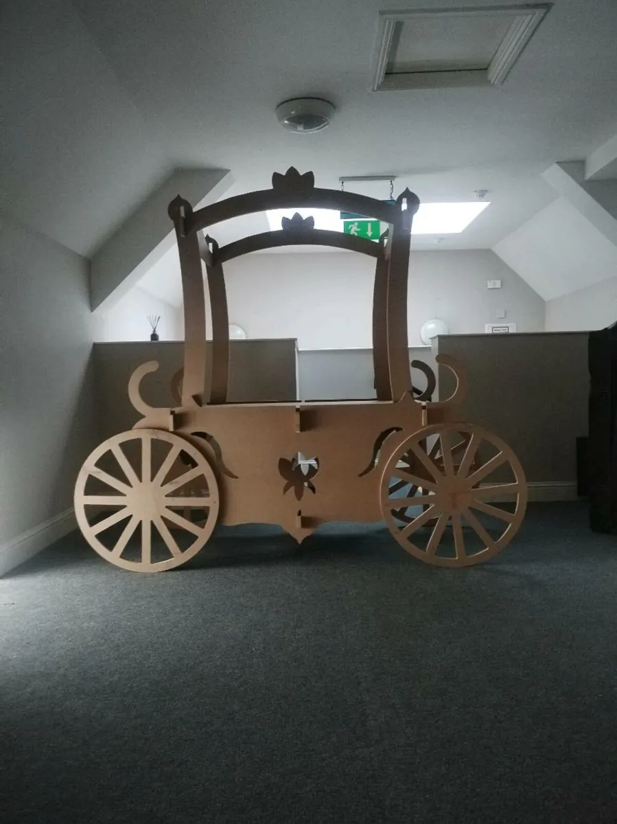 Queen Carriage (candy cart) - Image 3
