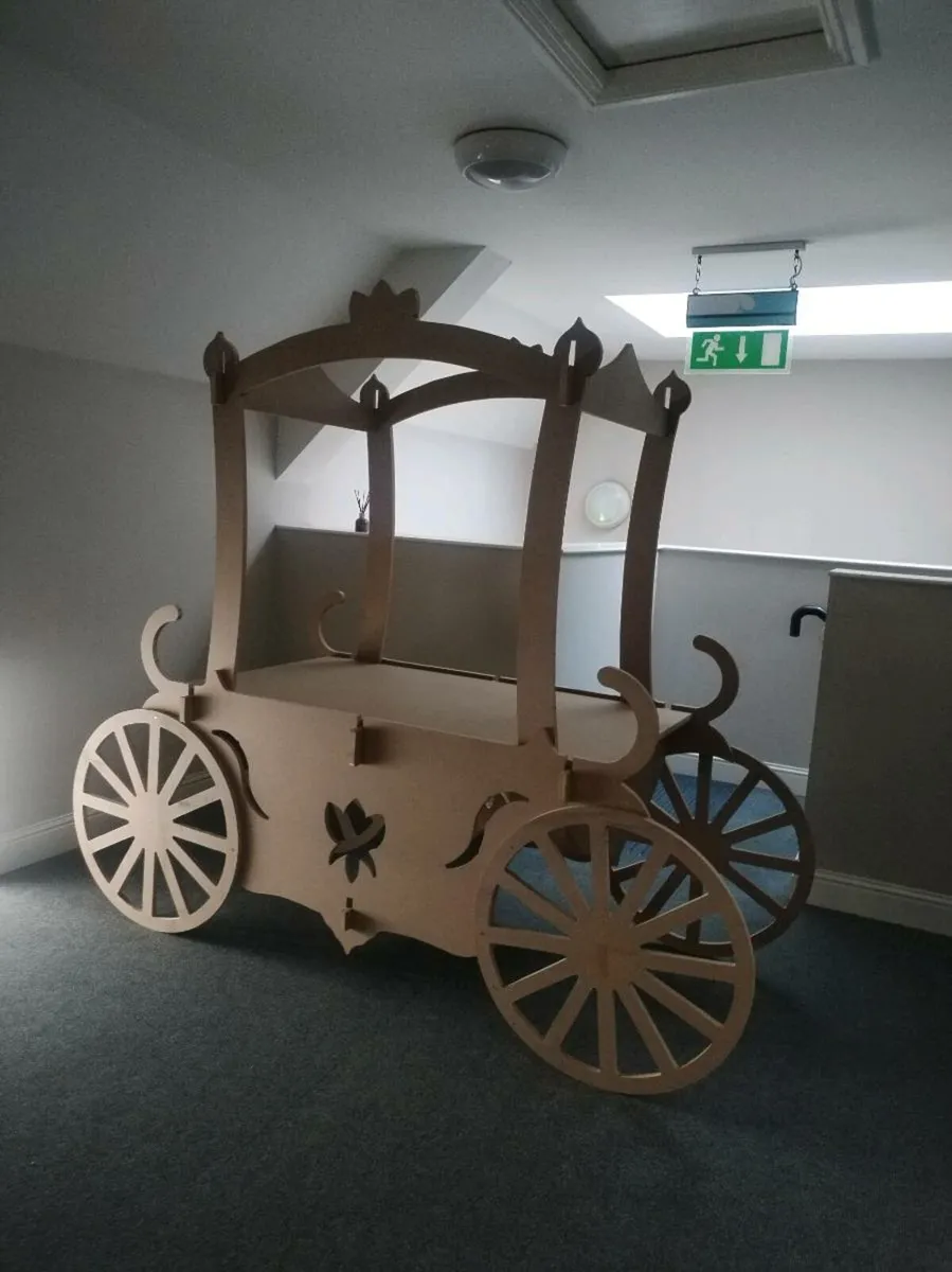 Queen Carriage (candy cart) - Image 4