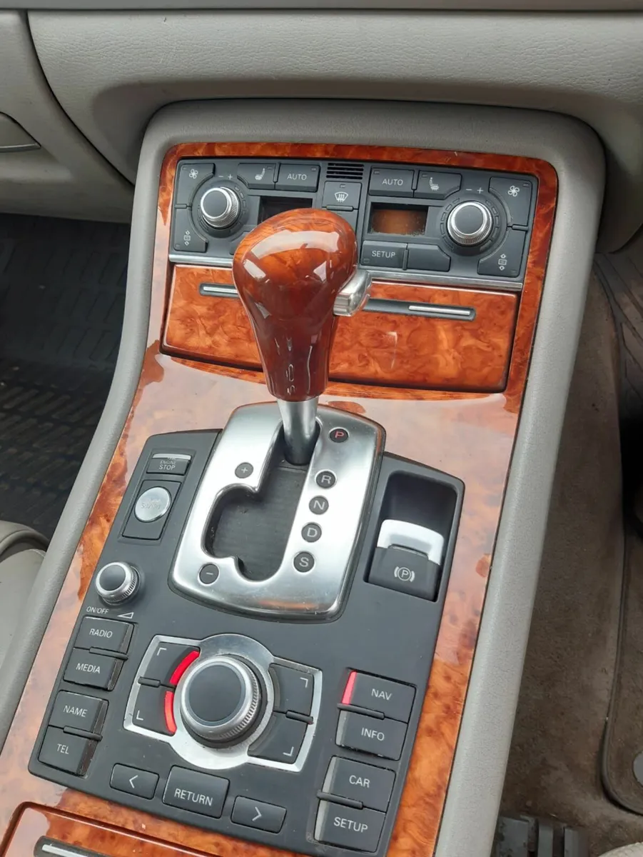 Audi A8 2008 - Image 4