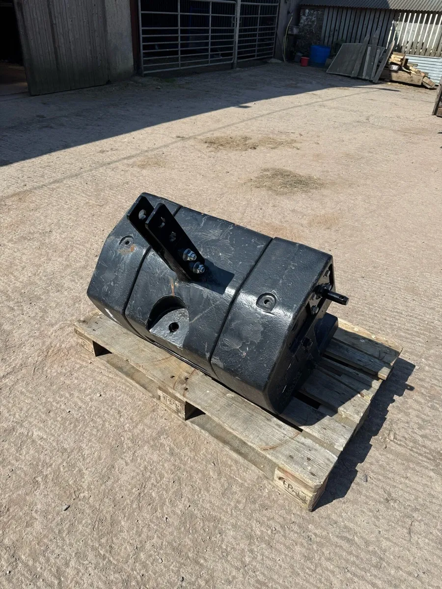 Case 1000kg Weight Block linkage - Image 2