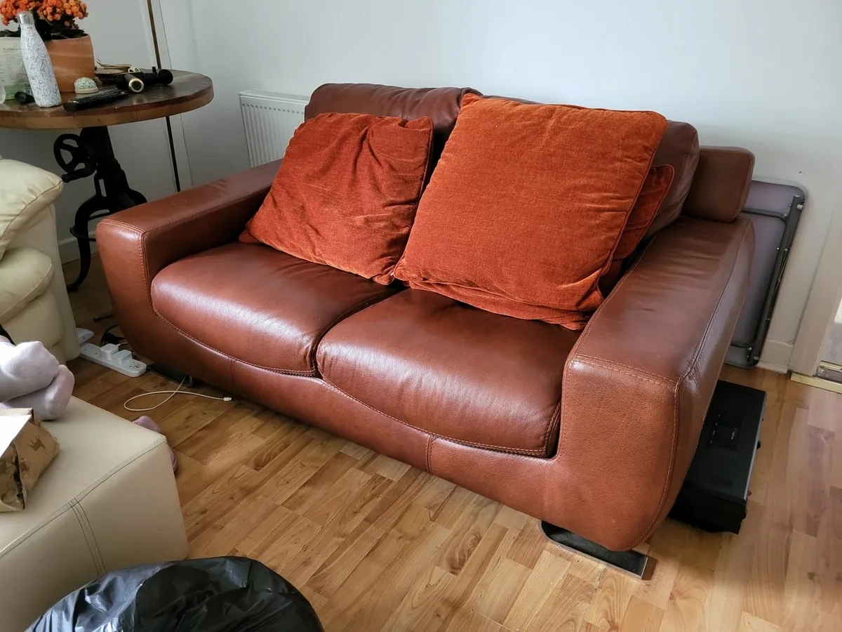 2 Seater Leather Couch - Image 1