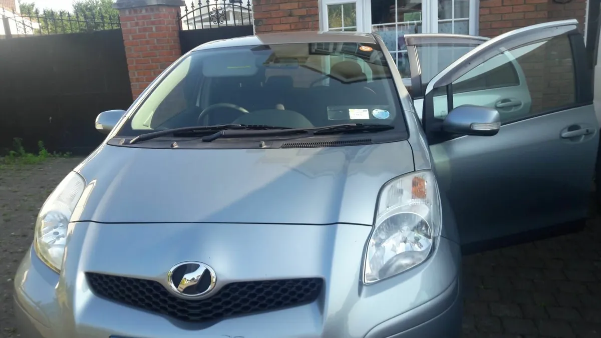 Toyota Vitz 2009 - Image 3