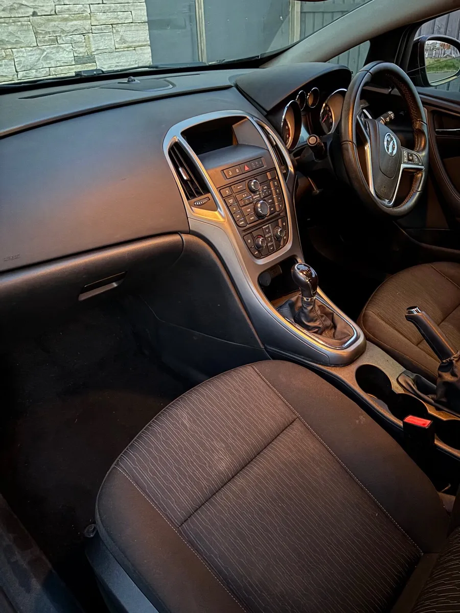 Vauxhall Astra 2014 NCT 04/26 LOW MILEAGE - Image 3