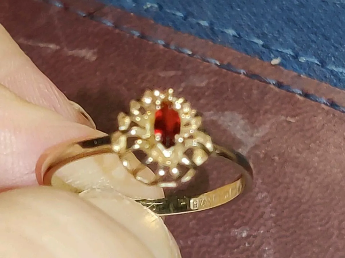 BASKET GARNET, 9CT Gold New Ladies Dress Ring ! - Image 4