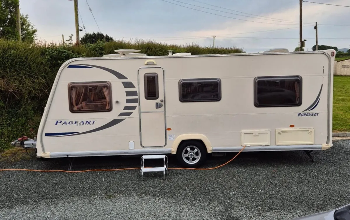 2009 Bailey pagent series 7 fixed bed - Image 1