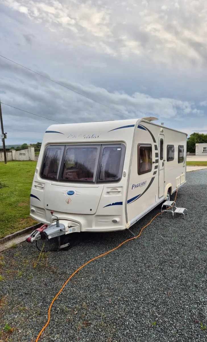 2009 Bailey pagent series 7 fixed bed - Image 3
