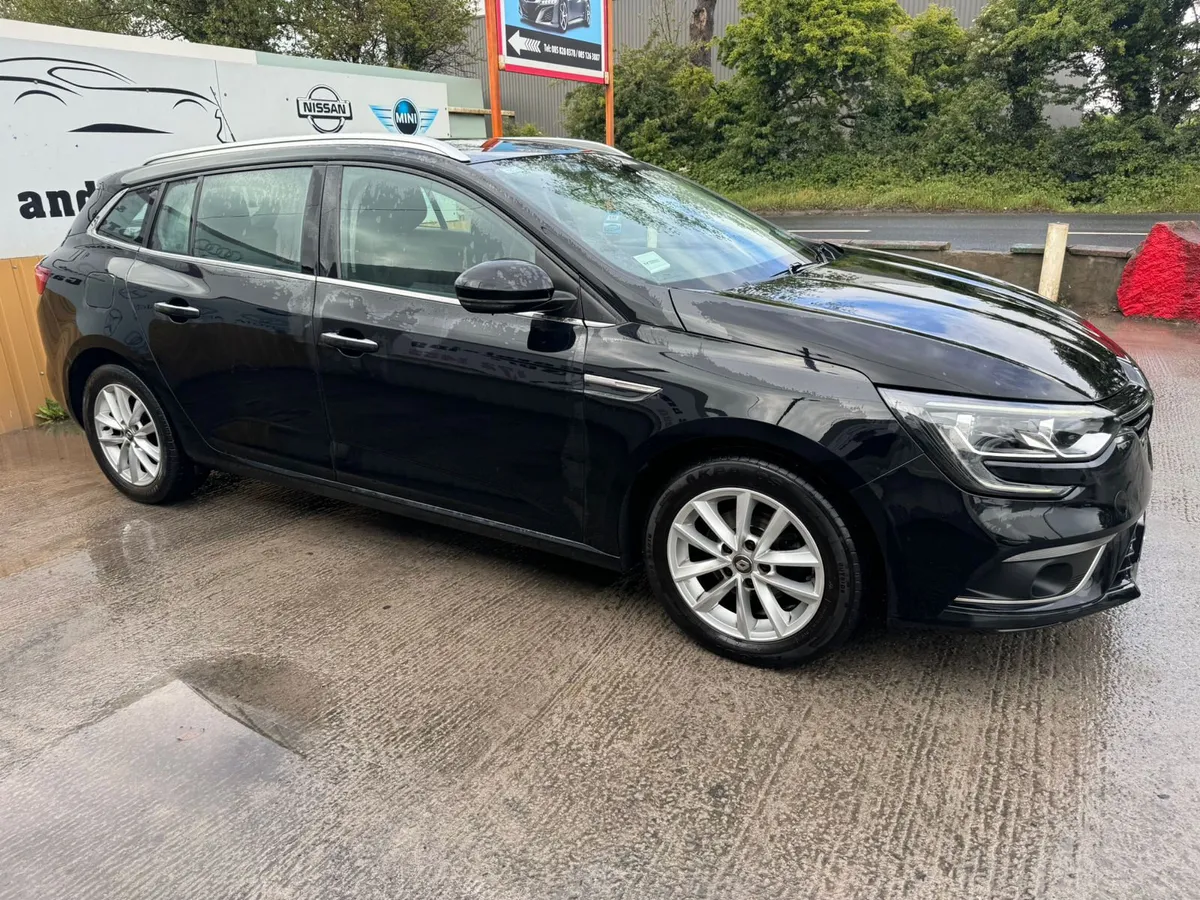 182 Renault Megane 1.5D 110 DYNAMIQUE NAV ESTATE - Image 2