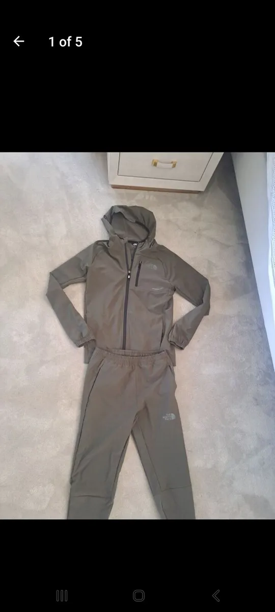 North Face boys Khaki Tracksuit XL new - Image 1