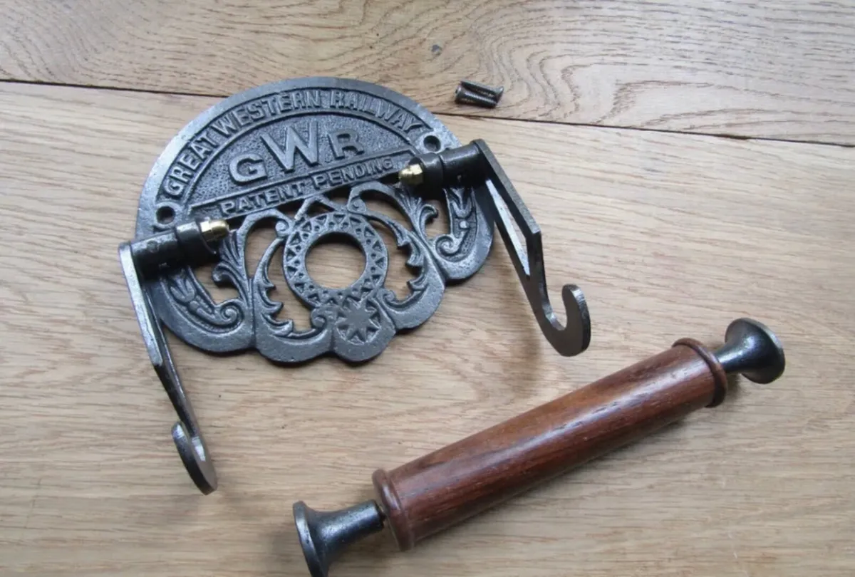 Cast Iron Vintage Style Toilet Roll Holder NEW - Image 2