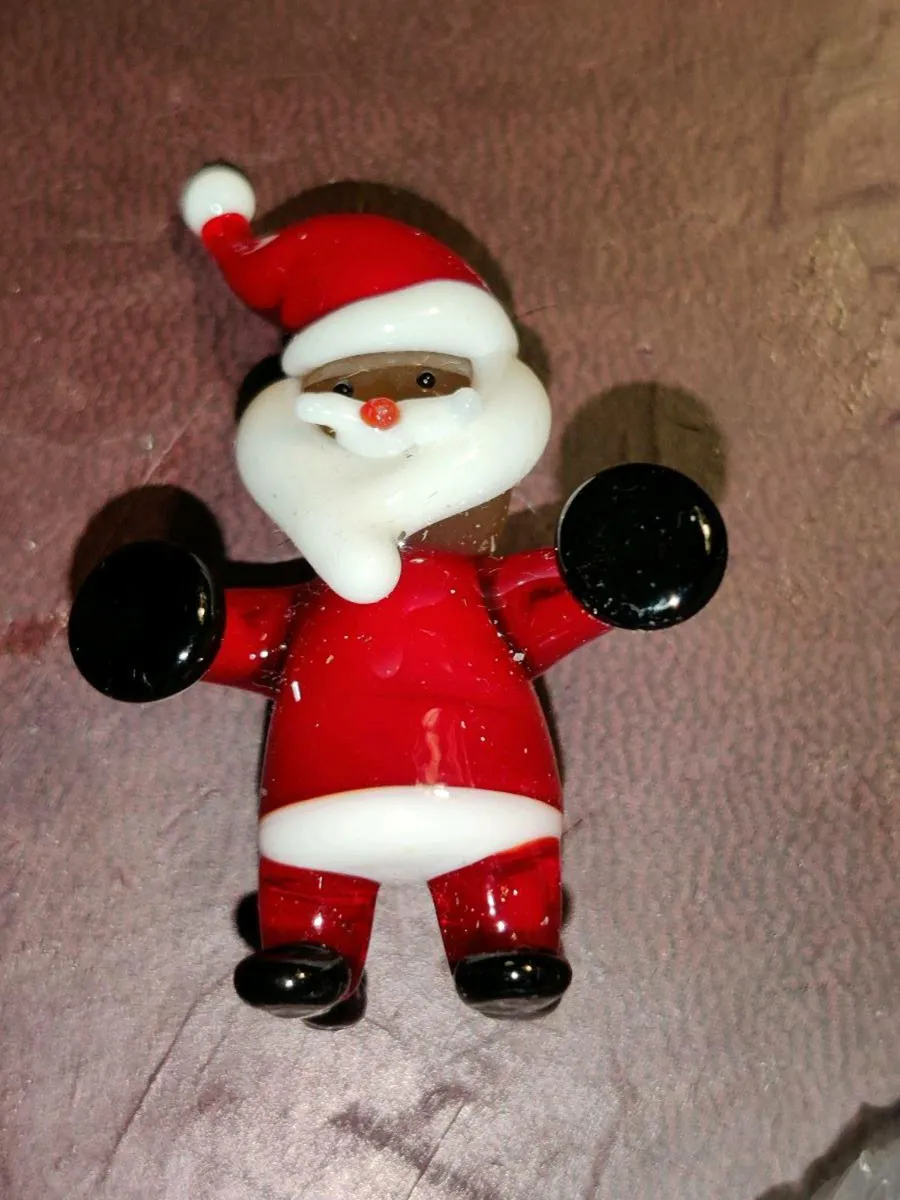 MINATURE CHRISTMAS TREE, Minature Glass Santas ! - Image 3
