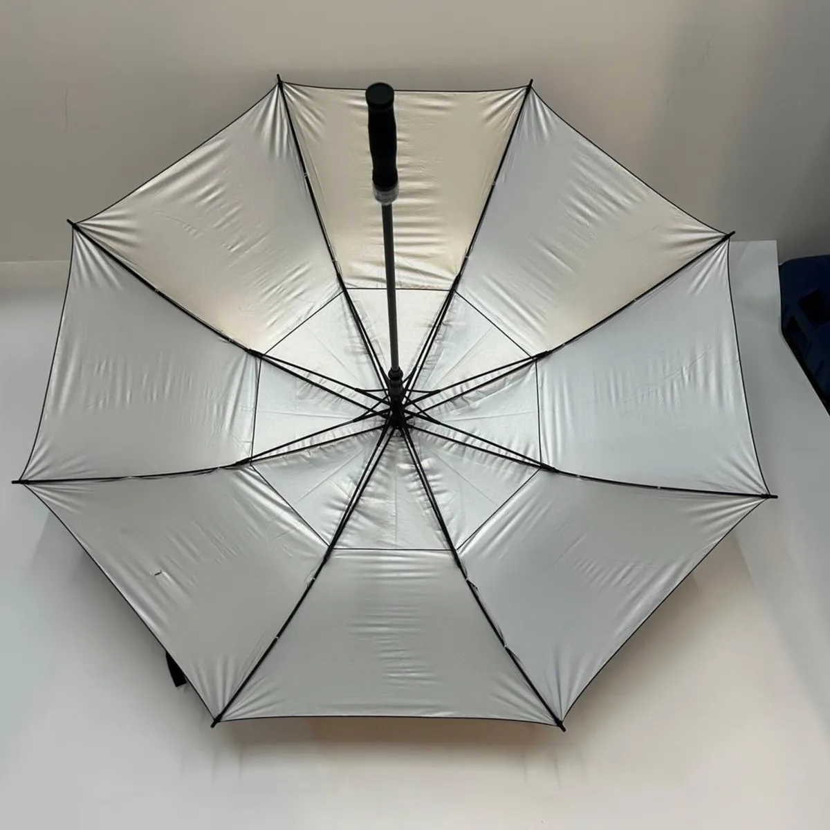 Large Double Canopy Vented Windproof Golf Umbrella - Image 3