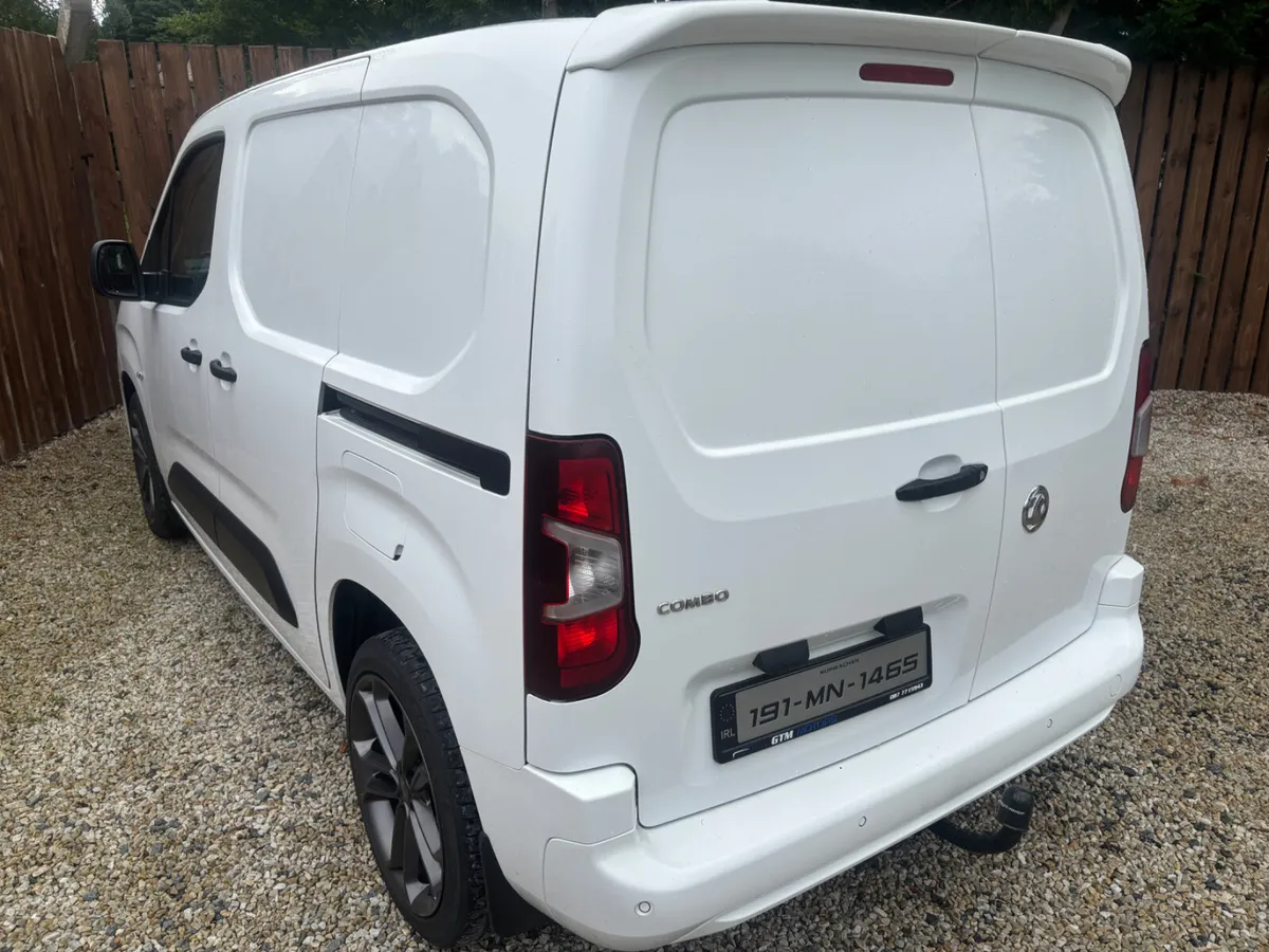 2019  Vauxhall Combo 1.5 Sportive, - Image 4