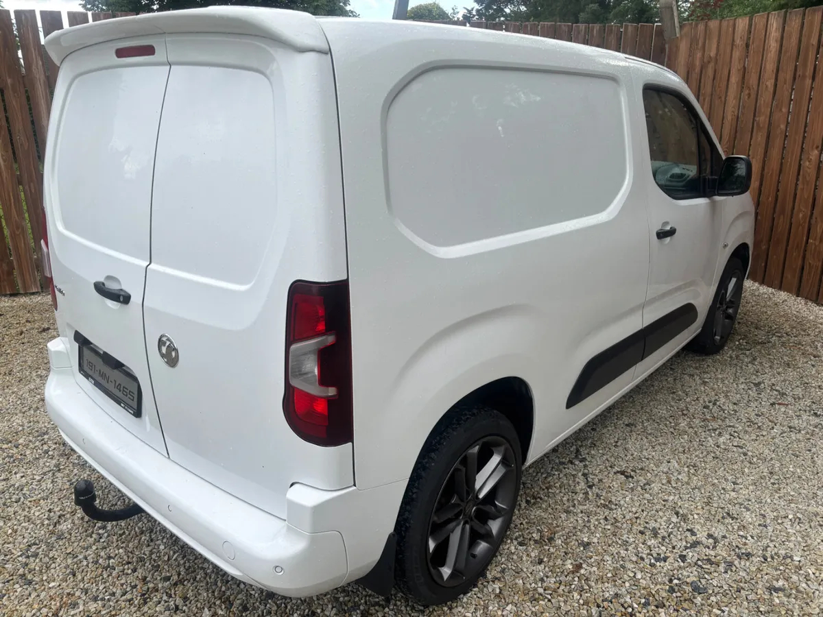 2019  Vauxhall Combo 1.5 Sportive, - Image 3