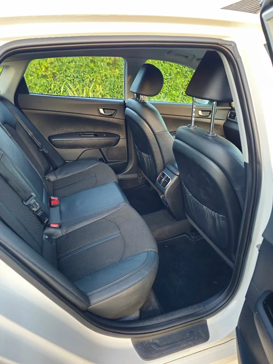 Kia Optima 2017 Ex Line - low mileage - Image 2