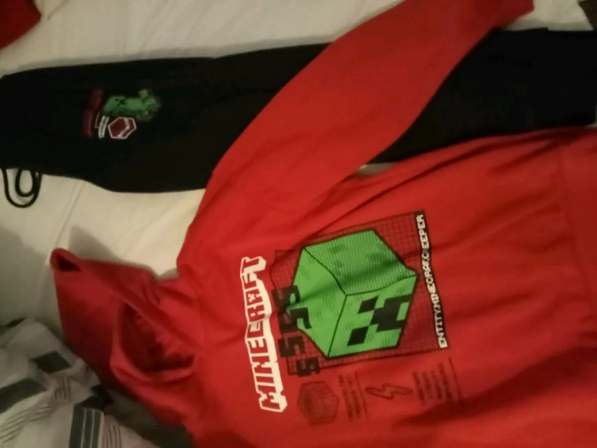 Minecraft tracksuit 10_11 yrs - Image 1
