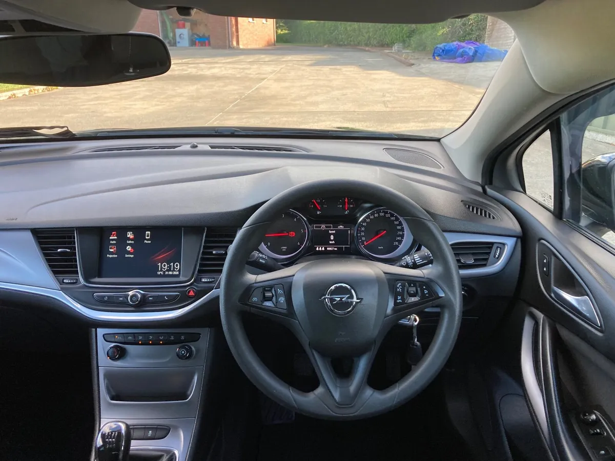 Opel Astra 2017 Low Mileage - Image 3