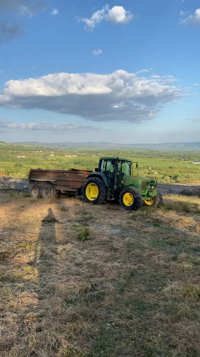 John Deere 6800 - Image 1