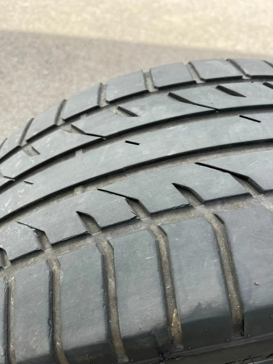 Tyre for Sale - 255/40/R20 - Image 1