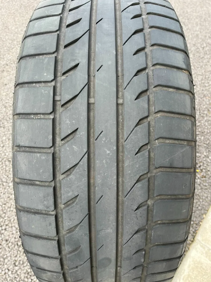 Tyre for Sale - 255/40/R20 - Image 2