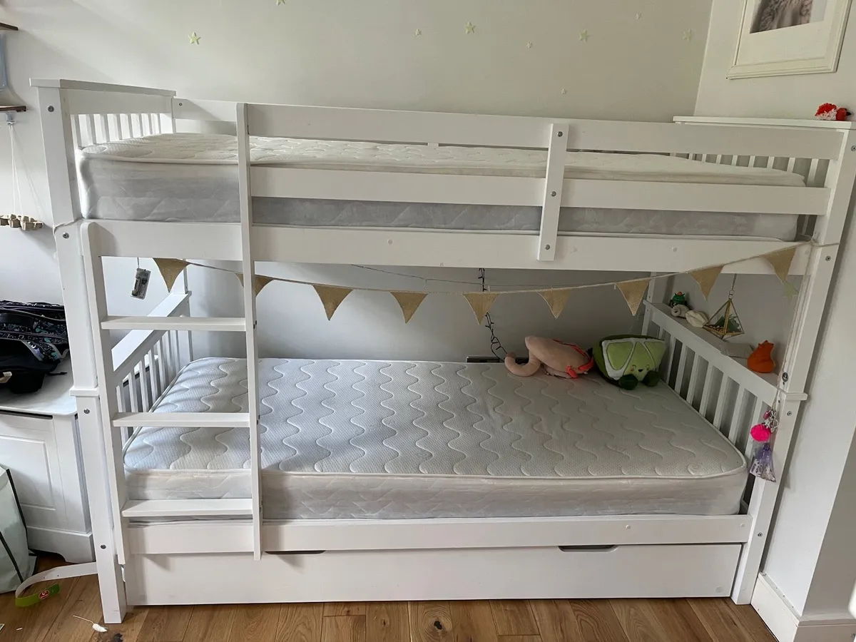 Wooden bunk bed with hidden extra sleep - Image 3
