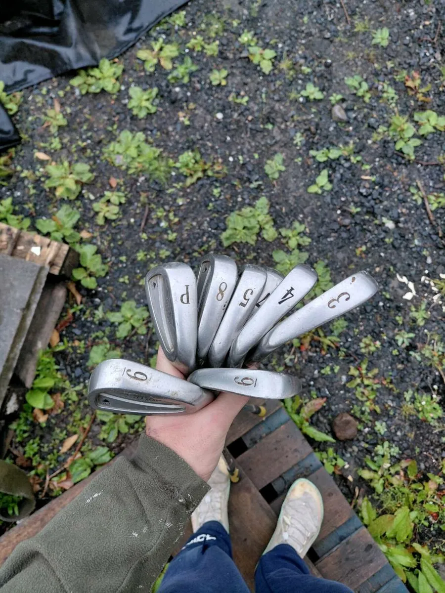 Titleist DCI 990 Iron Set - Image 4