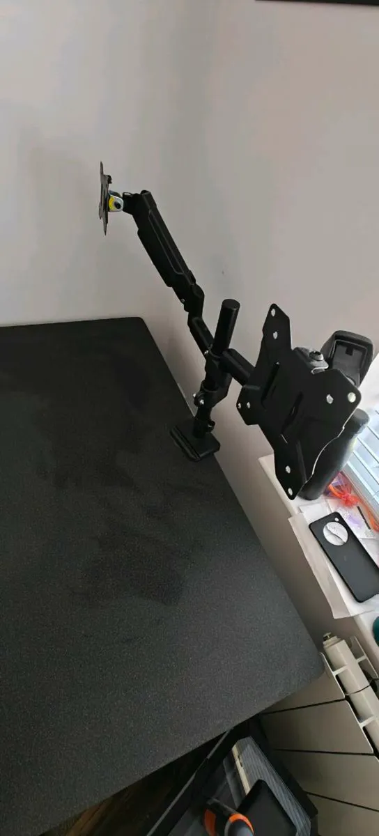 Office desk and dual monitor arm - Image 2