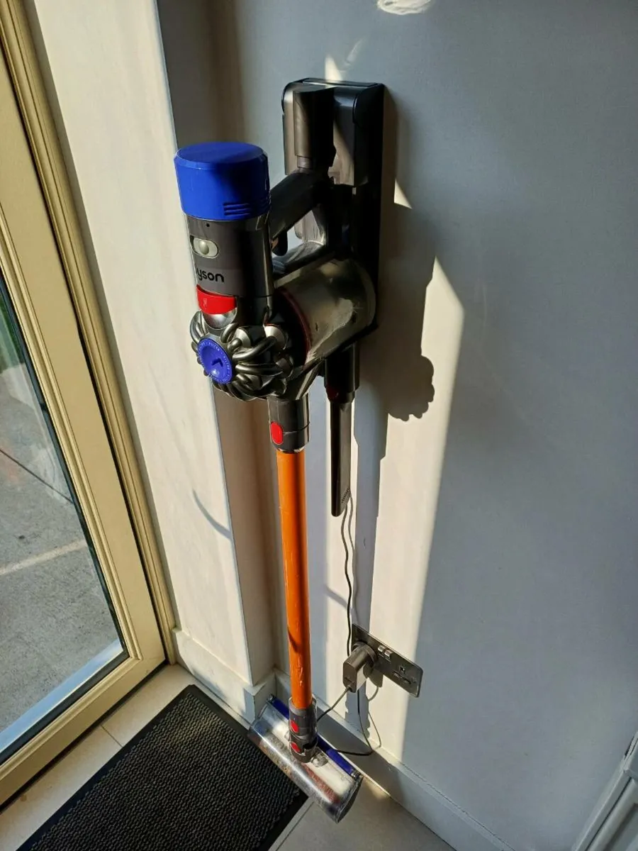 Dyson V8 Absolute - Image 3