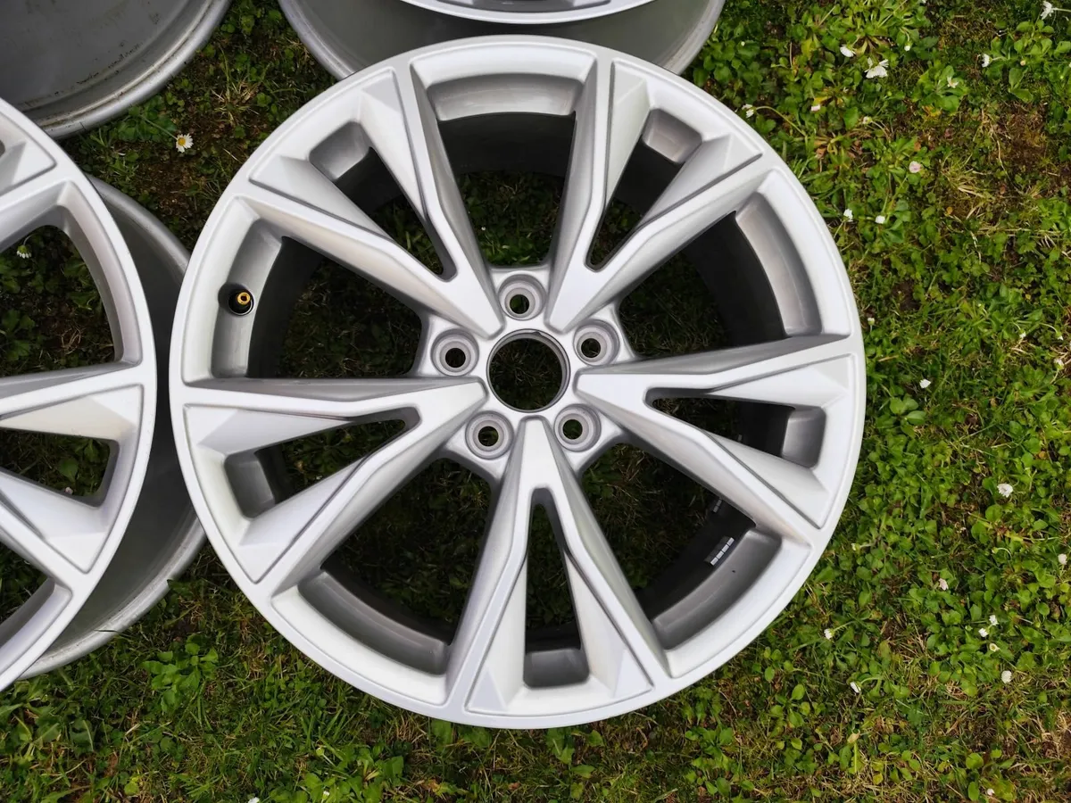 Audi alloy wheels - Image 3