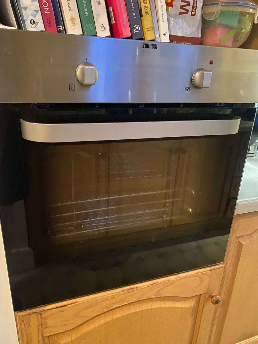 Zanussi single oven - Image 1