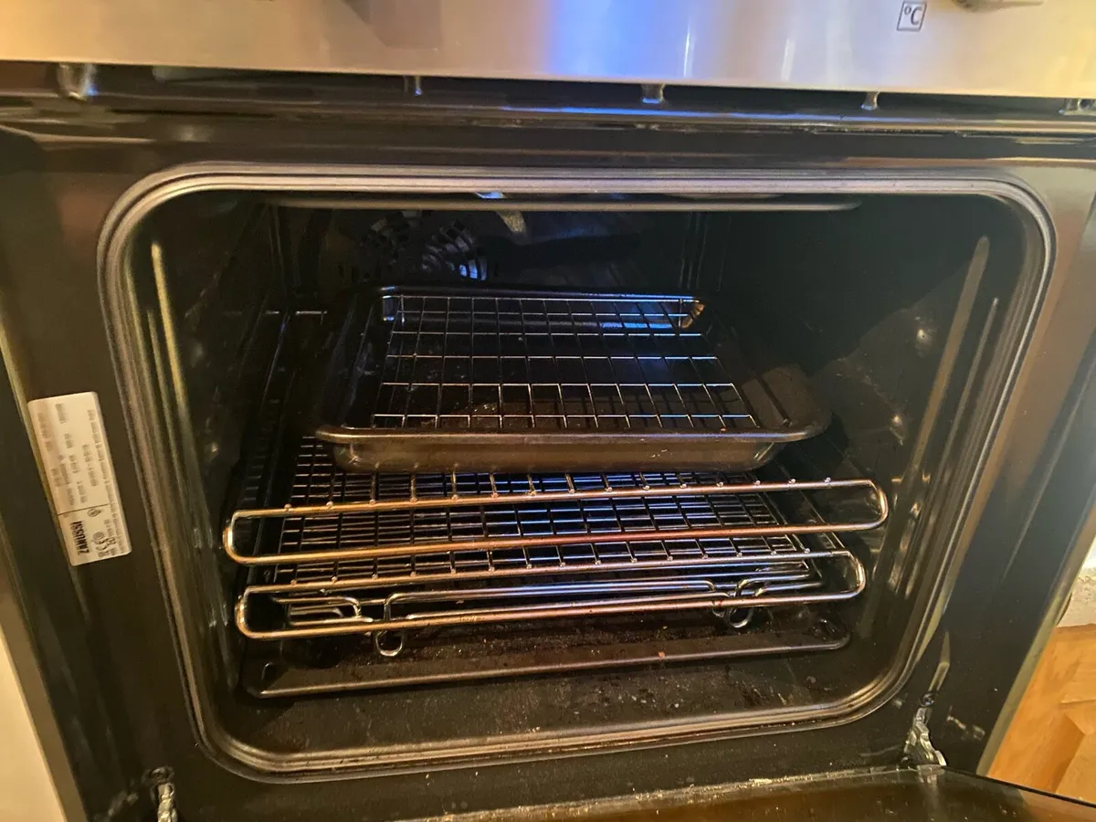 Zanussi single oven - Image 2