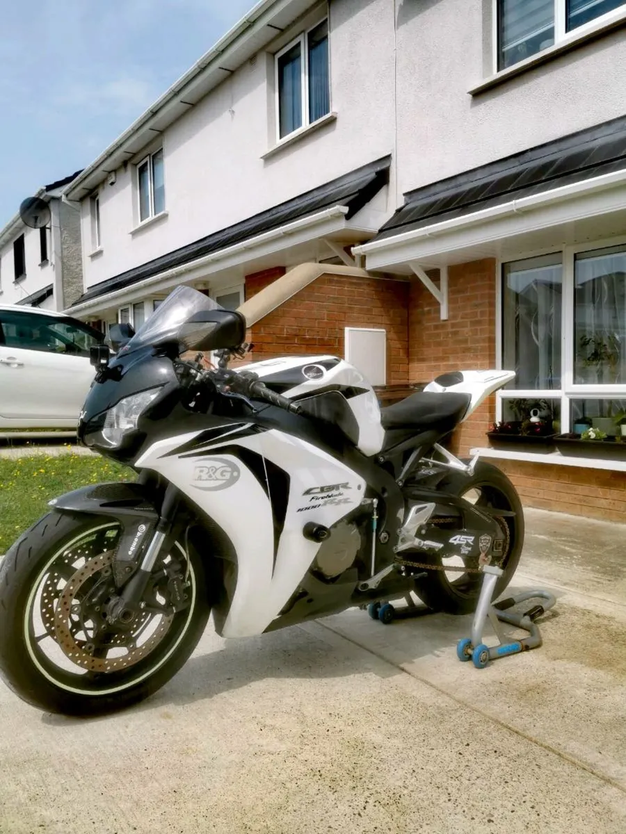 Honda cbr 1000rr sc59 - Image 2