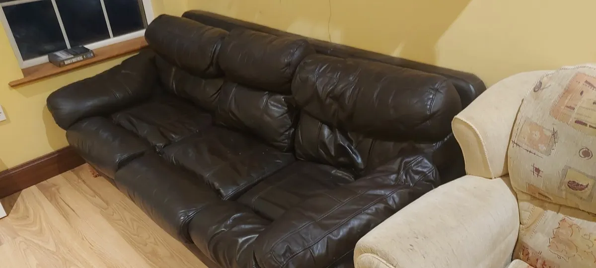 Couch - Image 2