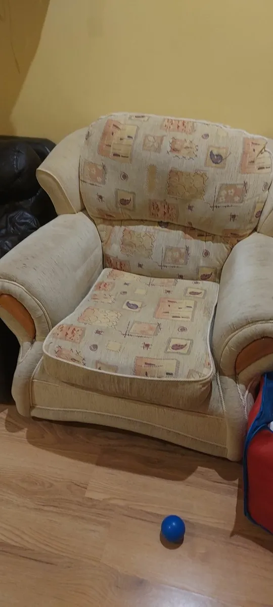 Armchair - Image 2
