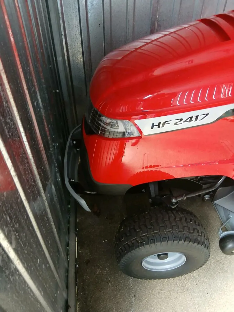 Honda 2417  new ride on - Image 2
