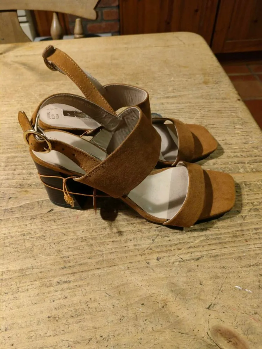 Ladies Penny's Brown swade Sandles. New with tags. - Image 2