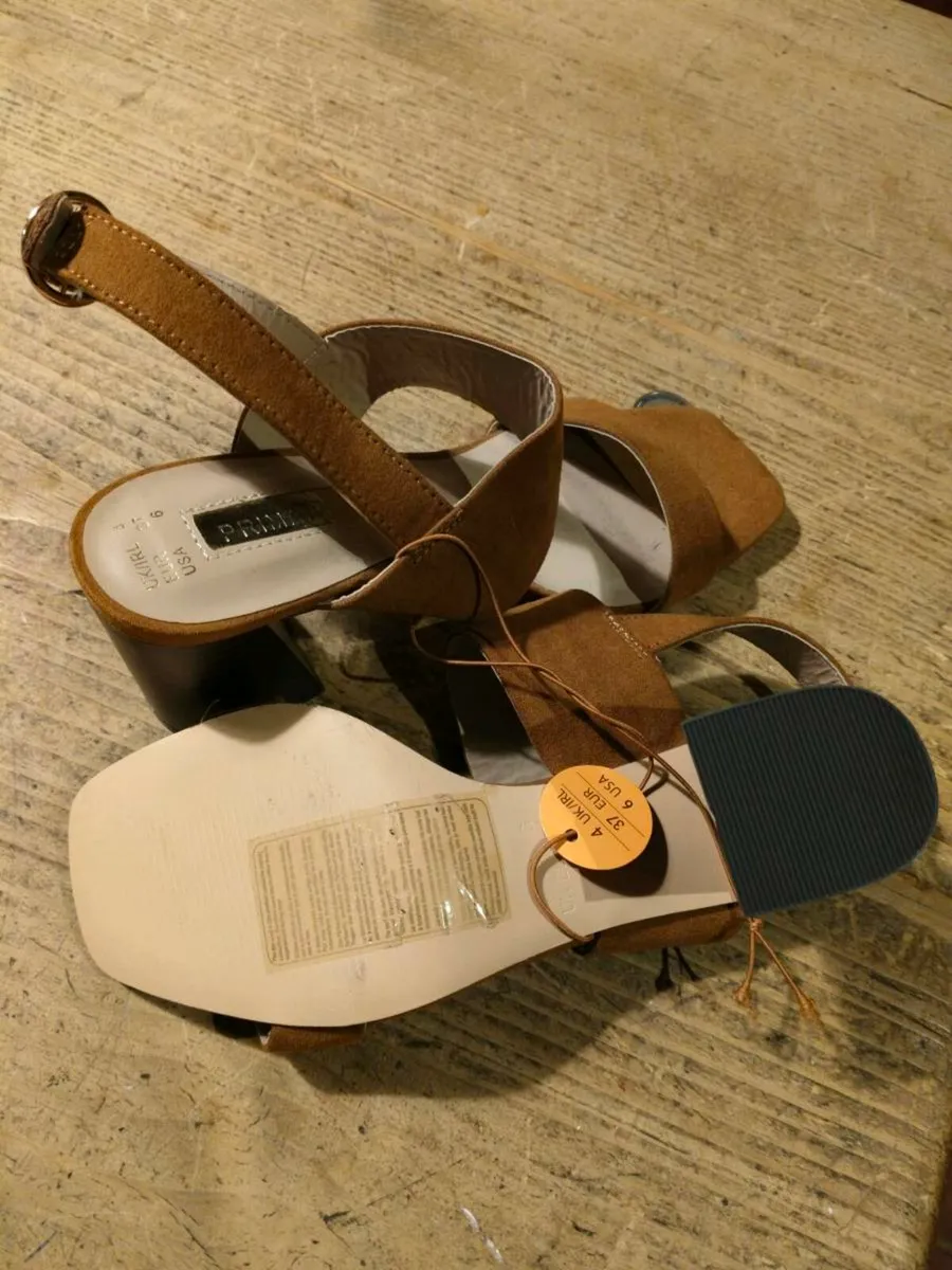 Ladies Penny's Brown swade Sandles. New with tags. - Image 3