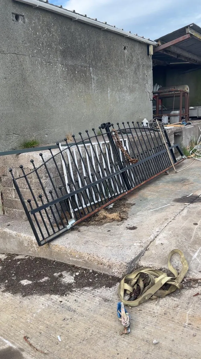 Sliding gate - Image 1