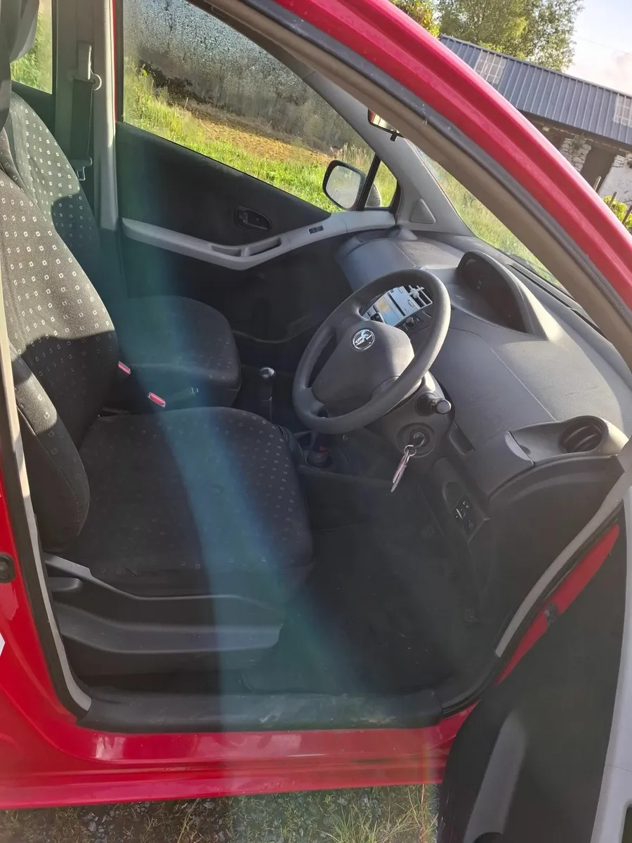 Toyota Yaris 2007 - Image 2