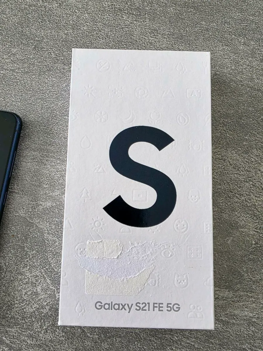 Samsung Galaxy s21 FE - Image 2