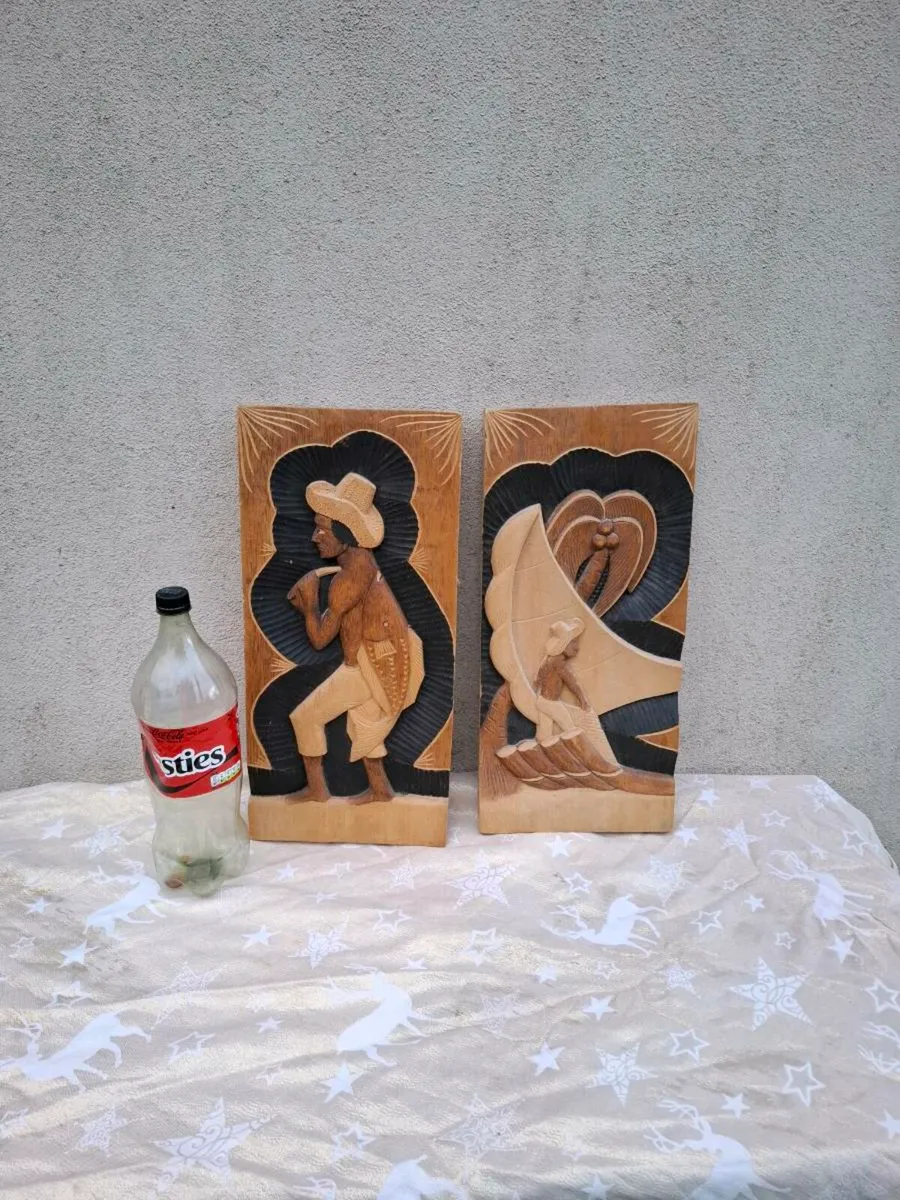 2 engraved boards frames possible to post