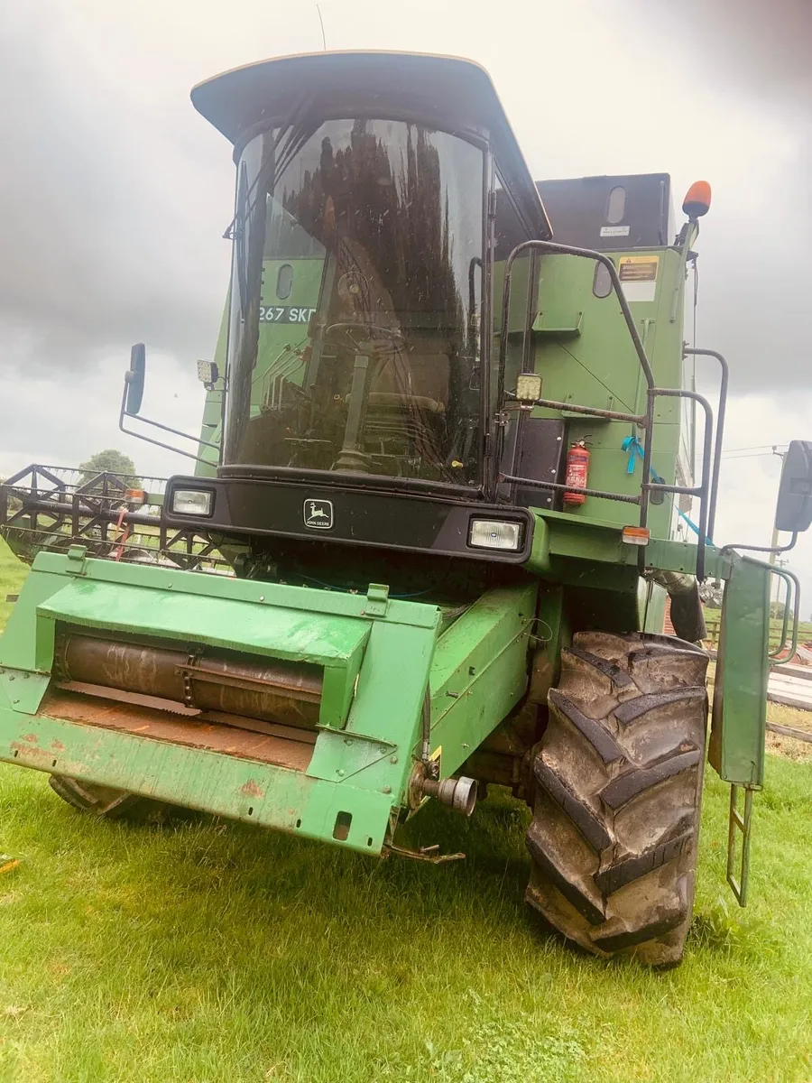 John Deere 1075 Combine - Image 2