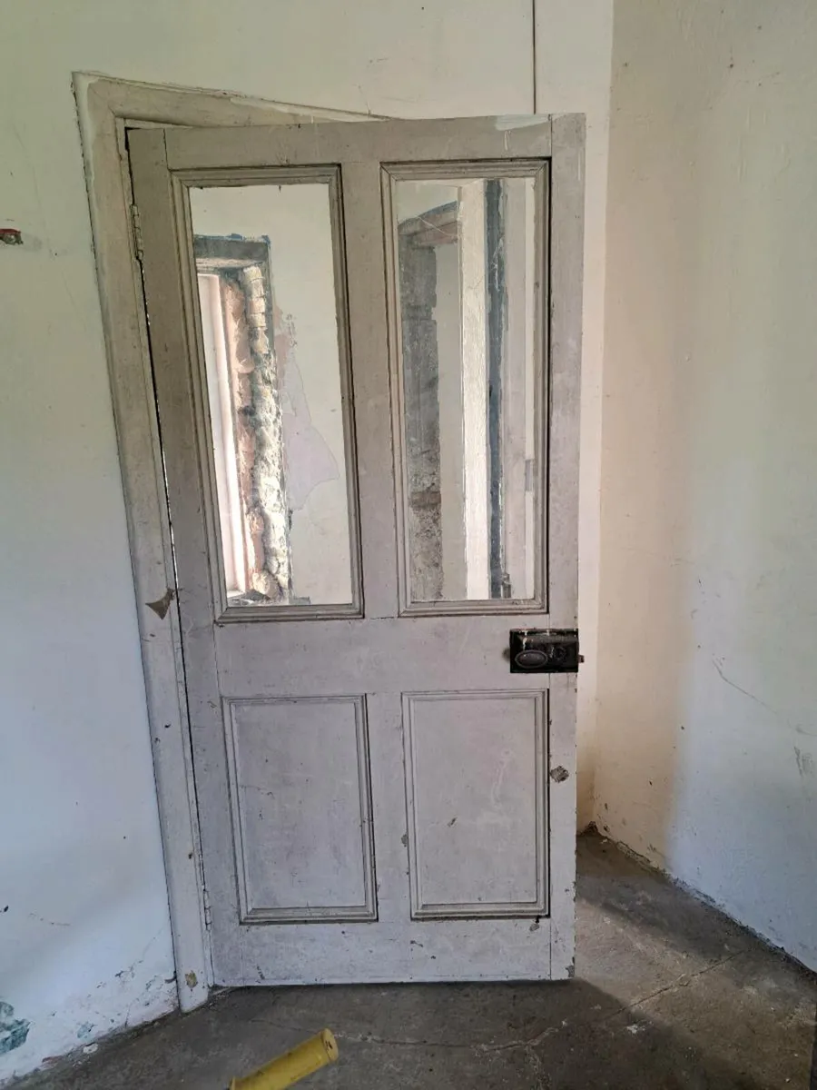 Antique internal doors. - Image 1