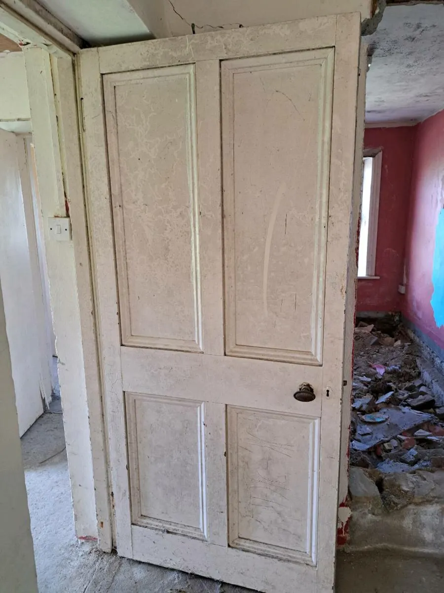 Antique internal doors. - Image 2