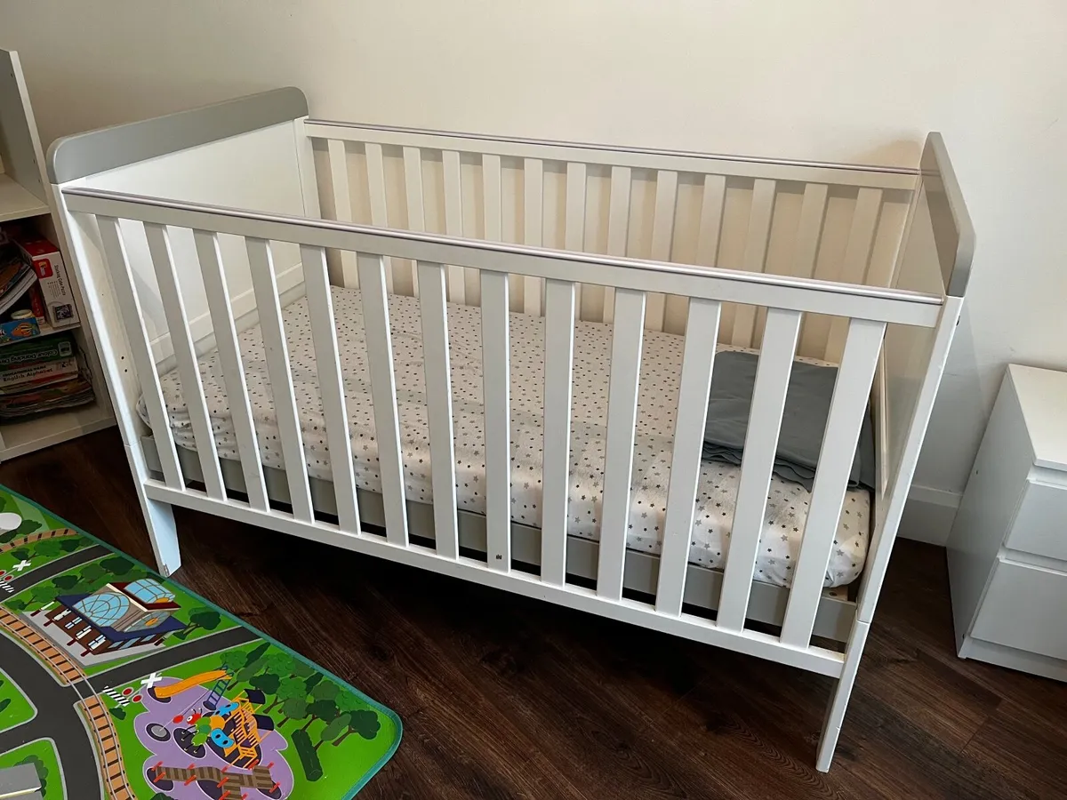 Tutti Bambini Cot bed with mattress and changer - Image 1
