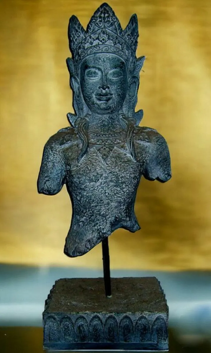 Vintage Aisan Art Statue - Image 2